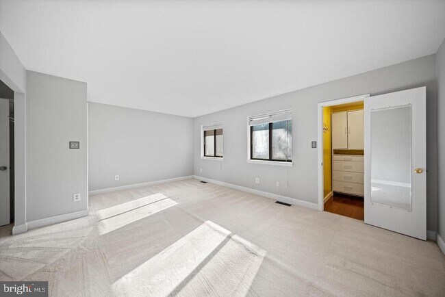 Building Photo - 3895 Steppes Ct