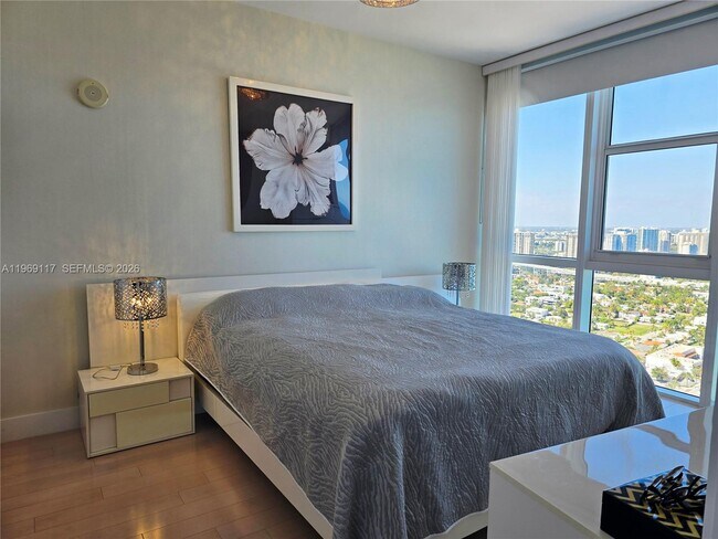 Building Photo - 18201 Collins Ave