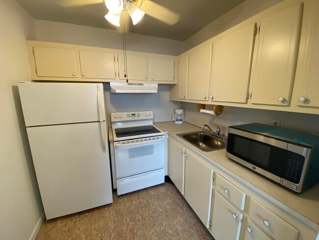 Building Photo - 209 Norwich I