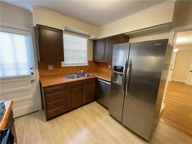 Building Photo - 750 Canton St