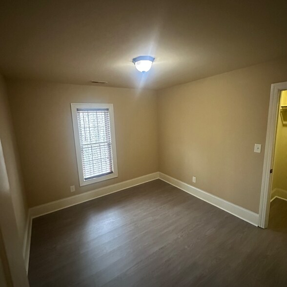 Building Photo - 6911 Spanglers Spring Way