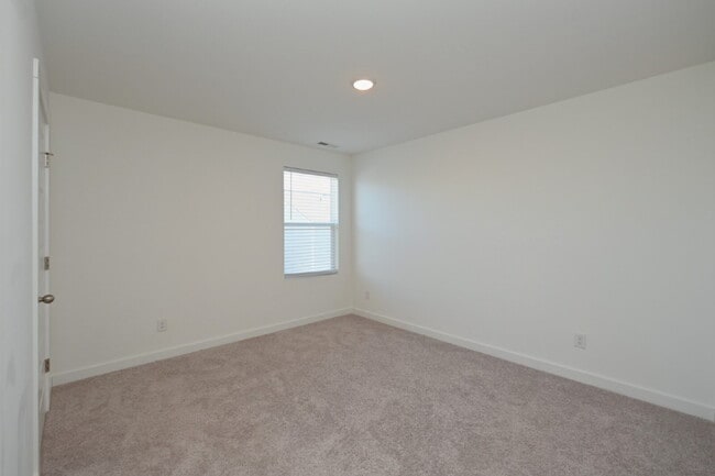 Building Photo - Modern 2024 New Construction in Sage Farms – Steps from Dog Park & Trails!