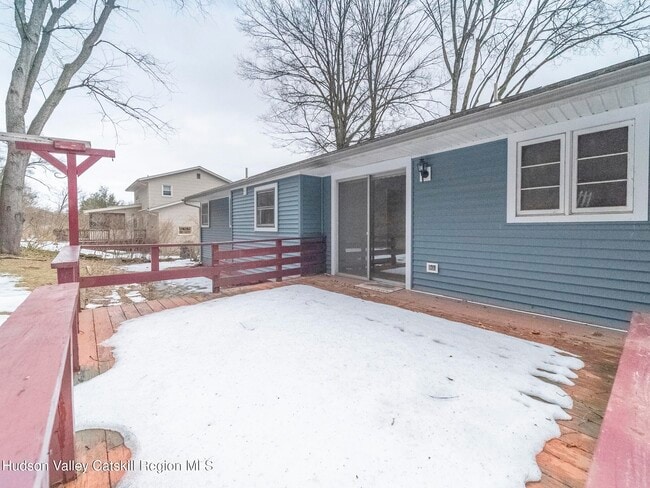 Building Photo - 30 Redwood Rd