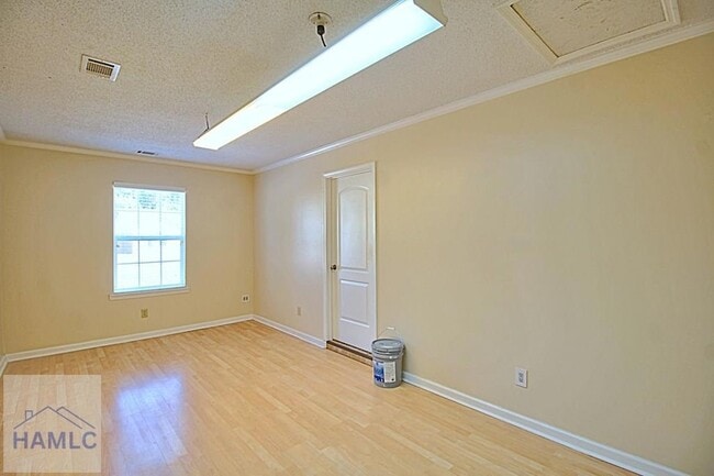 Building Photo - 664 Windward Dr