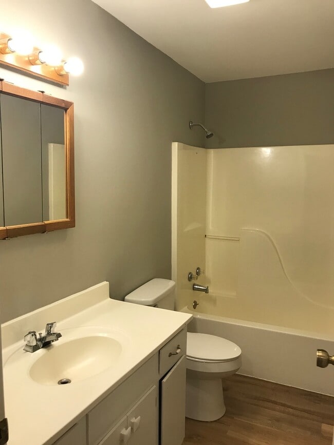Building Photo - Simpsonville  3 Bedroom, 1.5 Bath Home Nea...