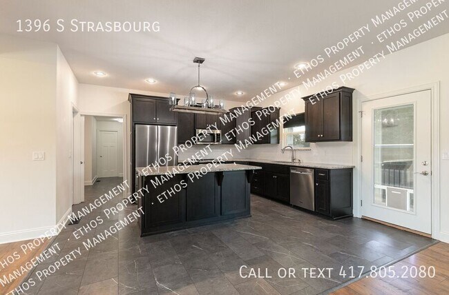 Building Photo - 1396 S Strasbourg-