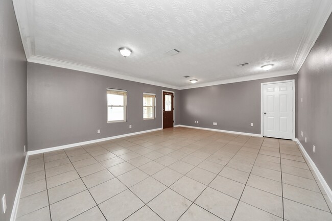 Building Photo - 4402 Ludwig Ln