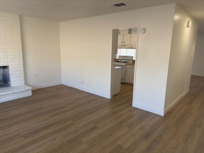 Building Photo - 3Bedroom ranch style home with large backyard