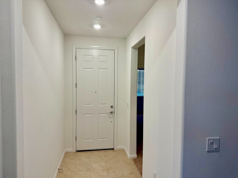 Building Photo - 1570 Pinchot Dr