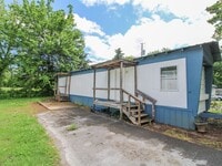 Building Photo - Nice trailer in great location!