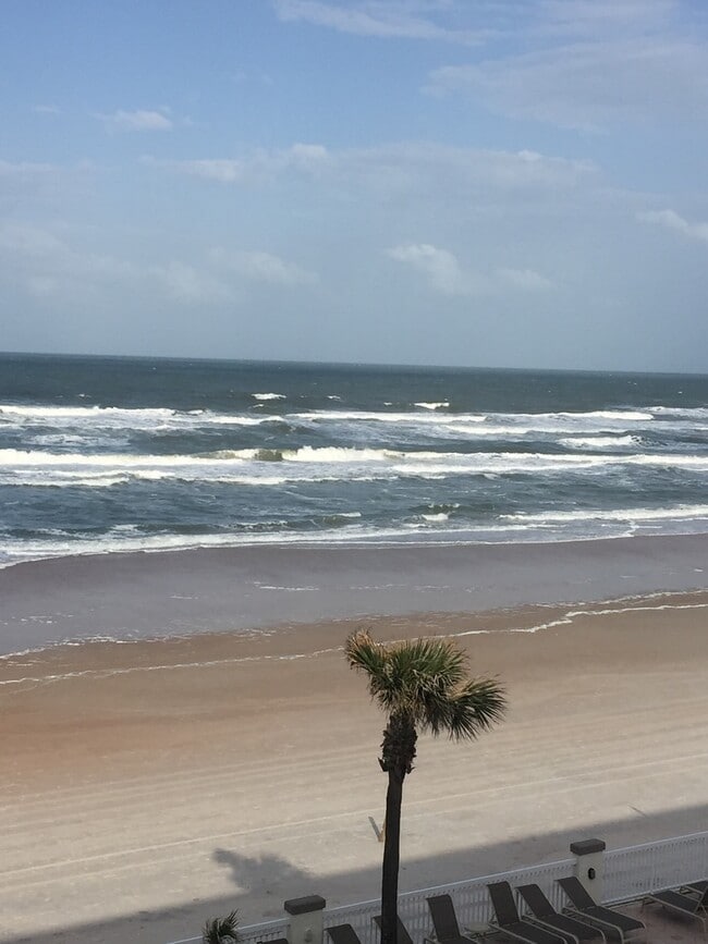 Building Photo - Ocean FRONT Studio! Amazing and must see! DEPOSIT-FREE Renting option thru OBLIGO! Deposit Altern...