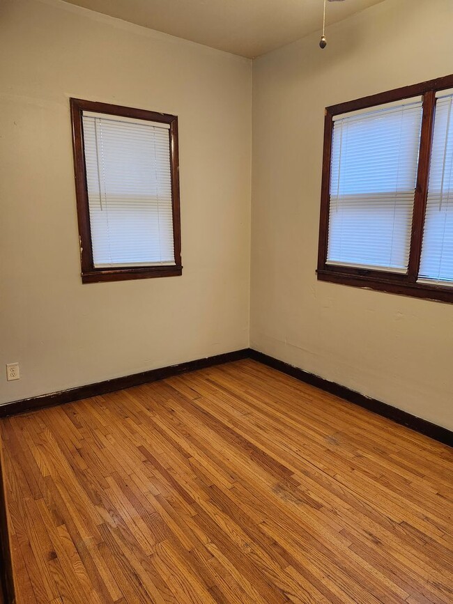 Interior Photo - 1552 Edmund Ave