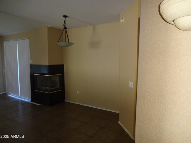 Building Photo - 2929 W Yorkshire Dr