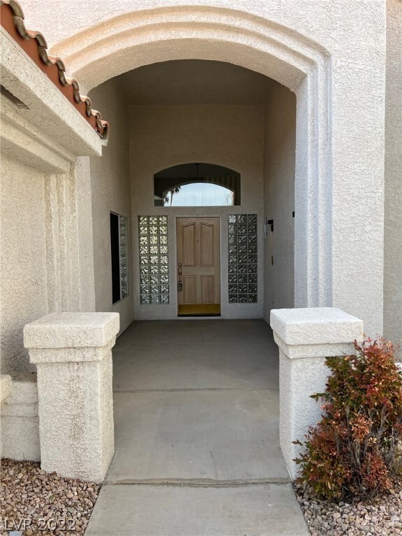 Building Photo - 2229 Fiero Dr