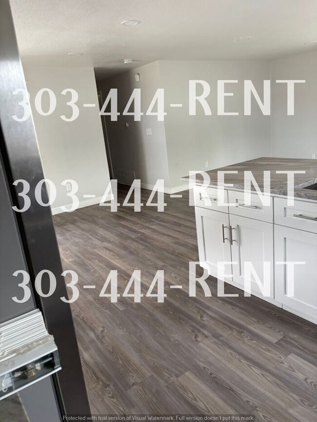 Building Photo - Welcome to this stunning 3-bedroom, 2-bath...