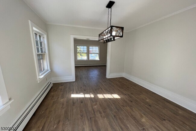 Building Photo - 16 Oxford St