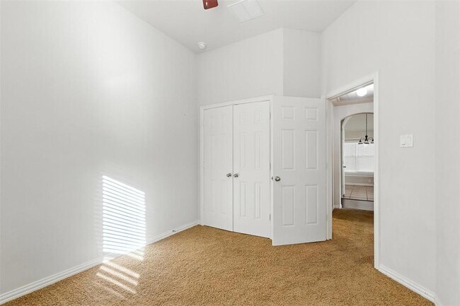 Building Photo - 7019 Dewberry Shores Ln