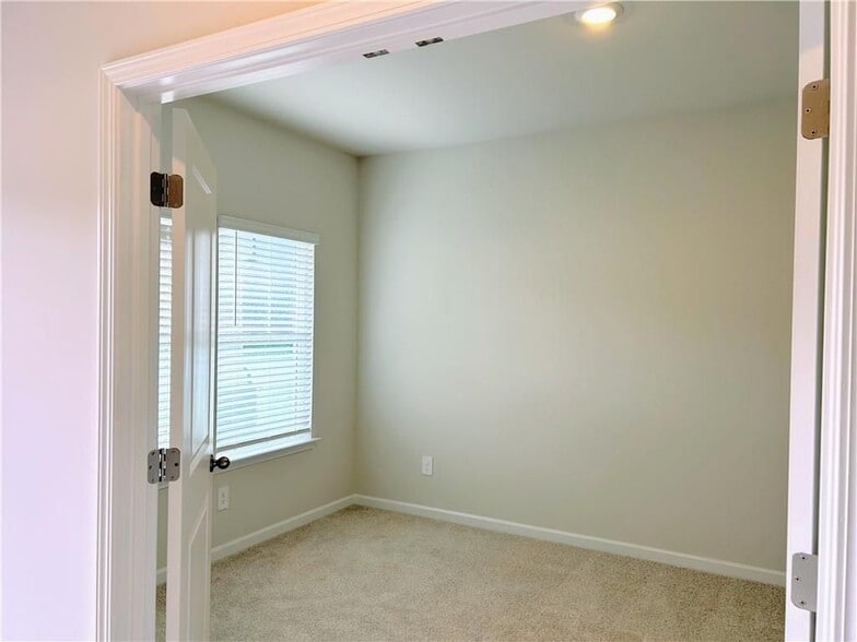 Building Photo - 7811 Richmond Trl