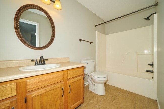 Building Photo - 4 Bedroom in Perry Township!
