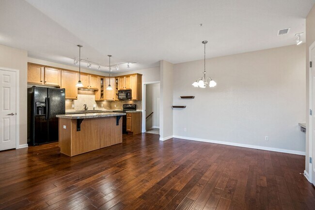 Building Photo - 9359 Las Ramblas Ct