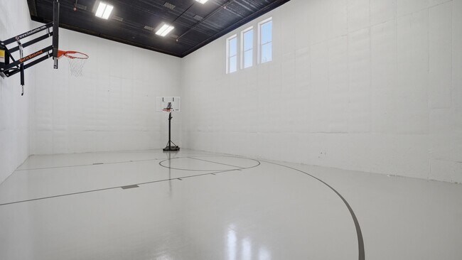 Building Photo - Luxurious Herriman 6 Bed with Indoor Court, Theater & Stunning Views!!!