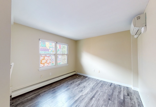 Building Photo - 675 Parker St