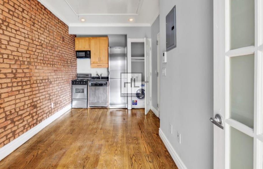 Building Photo - East 5th Street