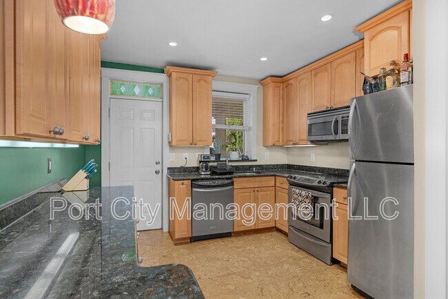 Building Photo - 1702 Patapsco St