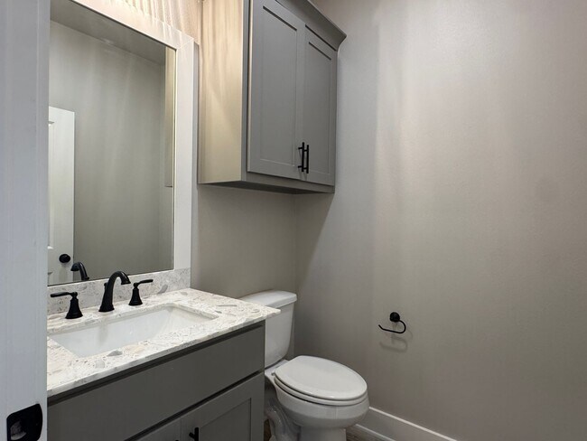 Building Photo - 7110 Alexander Dr