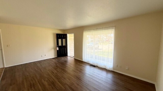 Building Photo - 3665 Ashway Dr