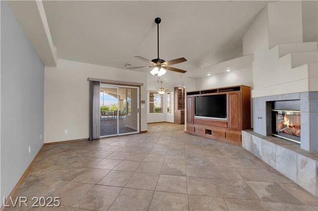 Building Photo - 1.2 Acres with Indoor & Outdoor RV Parking!!!!