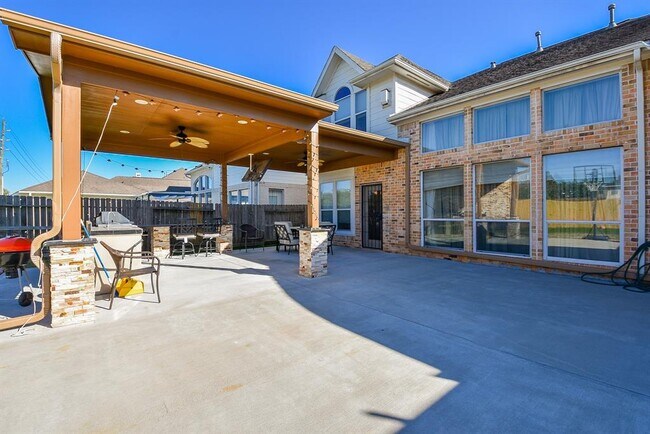 Building Photo - 3830 Parkside Dr