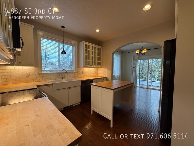 Building Photo - 4887 SE 3rd Ct