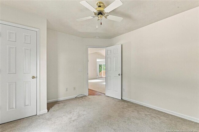 Building Photo - 709 Essex Ct