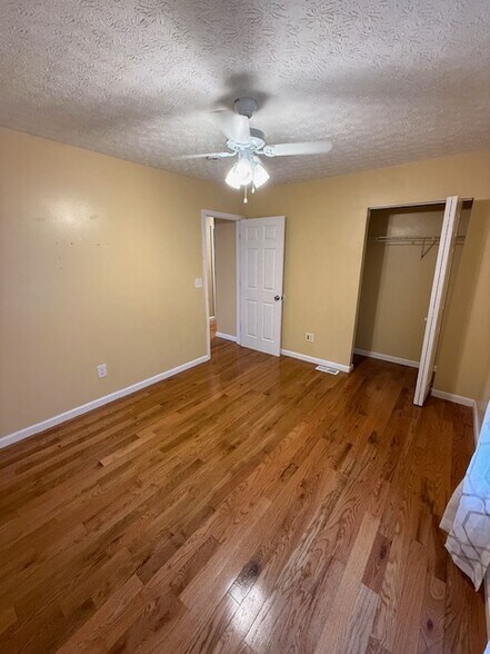 Building Photo - 3221 Kings Realm Ave