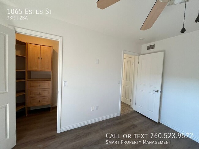 Building Photo - 1065 Estes St