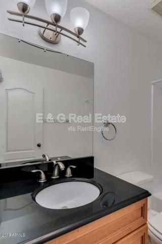 Building Photo - 1402 S Jentilly Ln