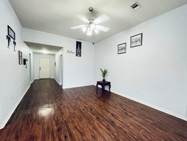 Building Photo - 7215 Sunrise Hill Ln