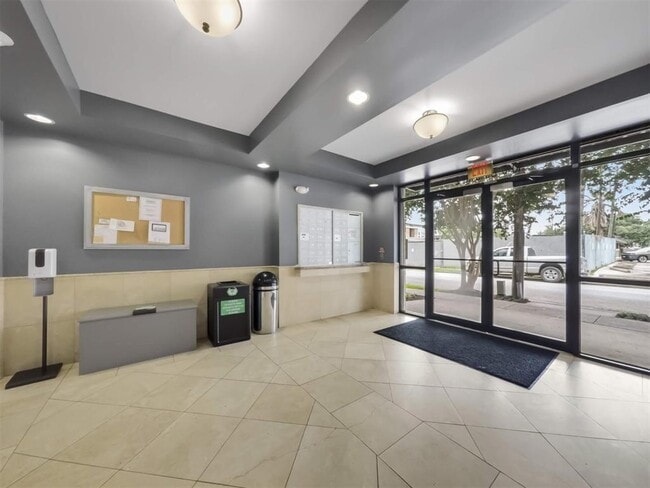 Building Photo - 1010 Rosine St
