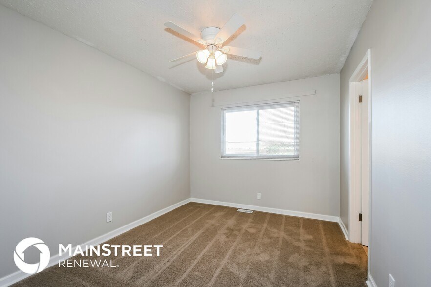 Building Photo - 1716 Springhill Dr
