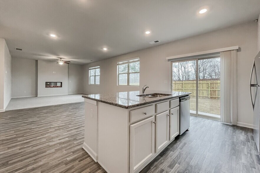 Building Photo - 327 Hamilton Pointe Dr