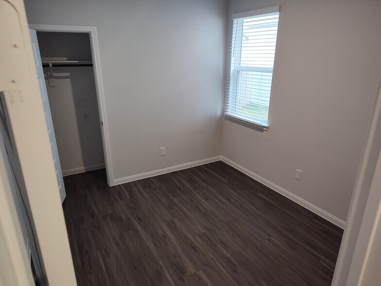 Building Photo - 13225 Musky Dr