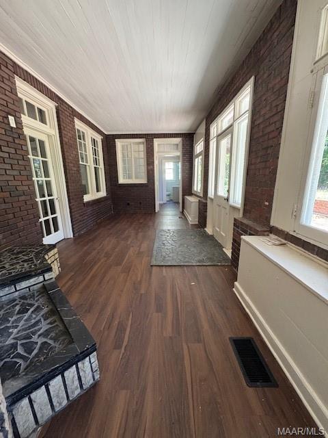 Building Photo - 1427 Court St