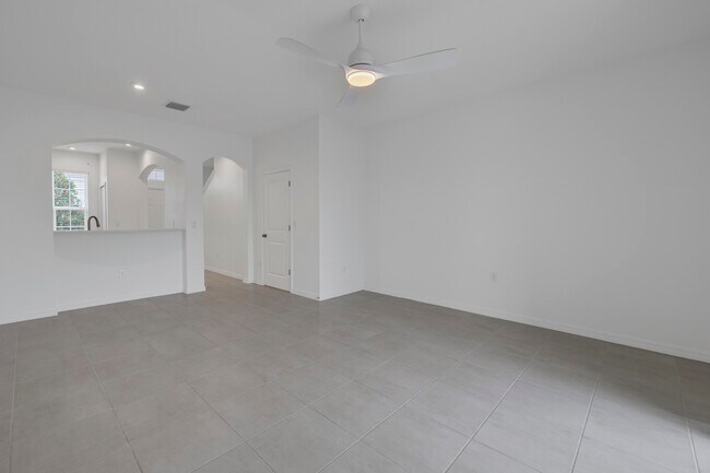 Building Photo - 6111 Fairmont Ln