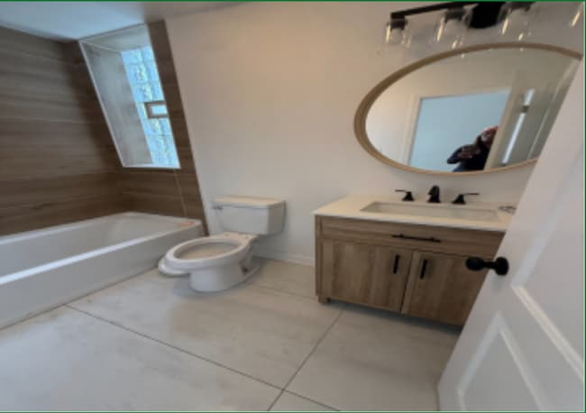 Building Photo - 5910 S Michigan Ave