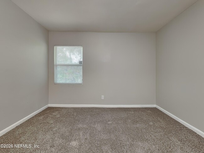 Building Photo - 10927 Regency Dr
