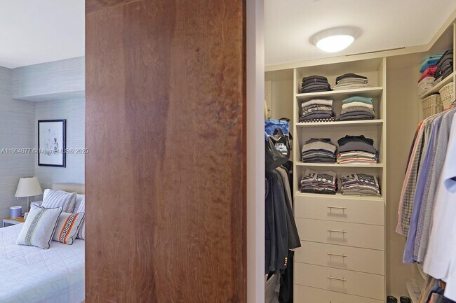 Building Photo - 465 Brickell Ave