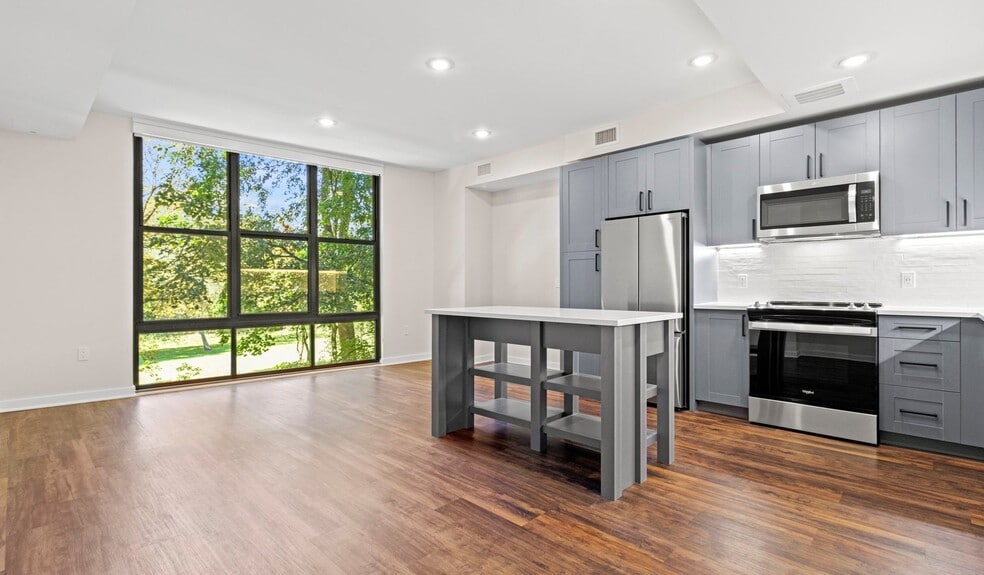 Upton Place 4000 Wisconsin Ave NW Washington DC 20016 Apartment Finder