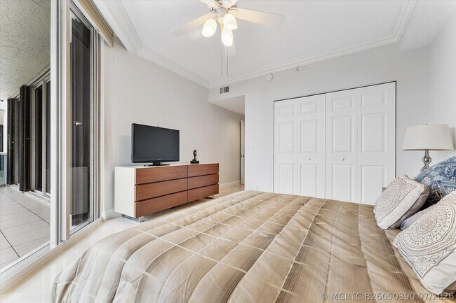 Building Photo - 3100 N Ocean Blvd