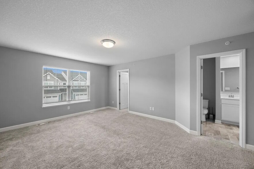 Building Photo - 20065 62nd Pl